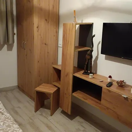 Fruskogorski Deram Apartment *